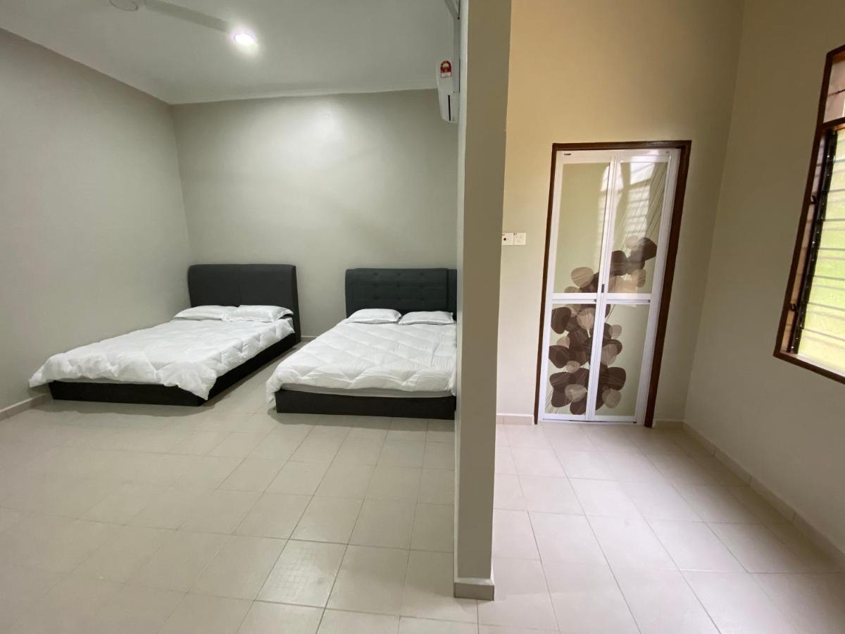 Sasuka Guesthouse Marang Exterior photo