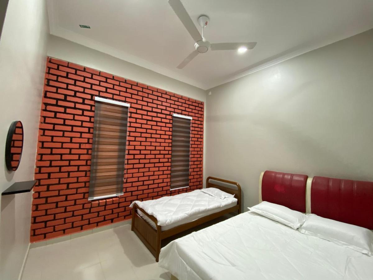 Sasuka Guesthouse Marang Exterior photo