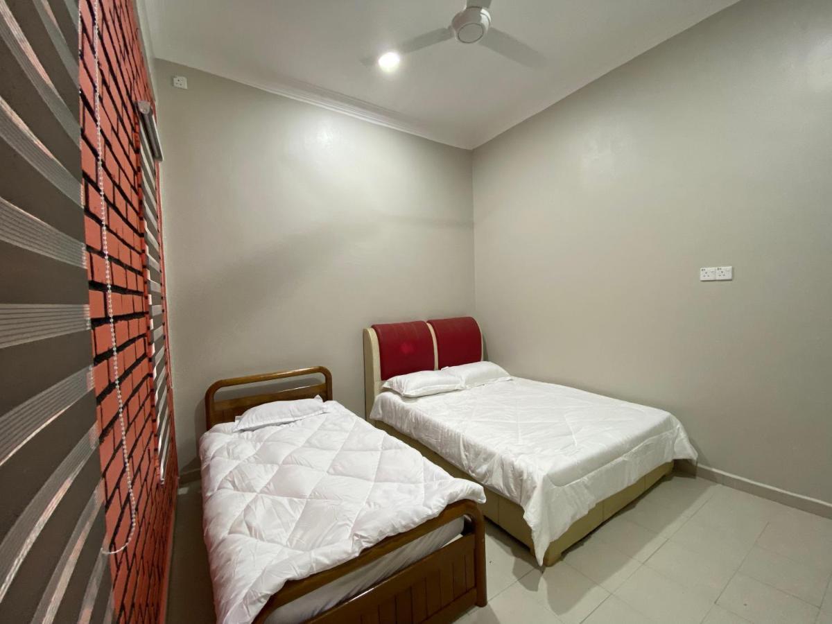 Sasuka Guesthouse Marang Exterior photo