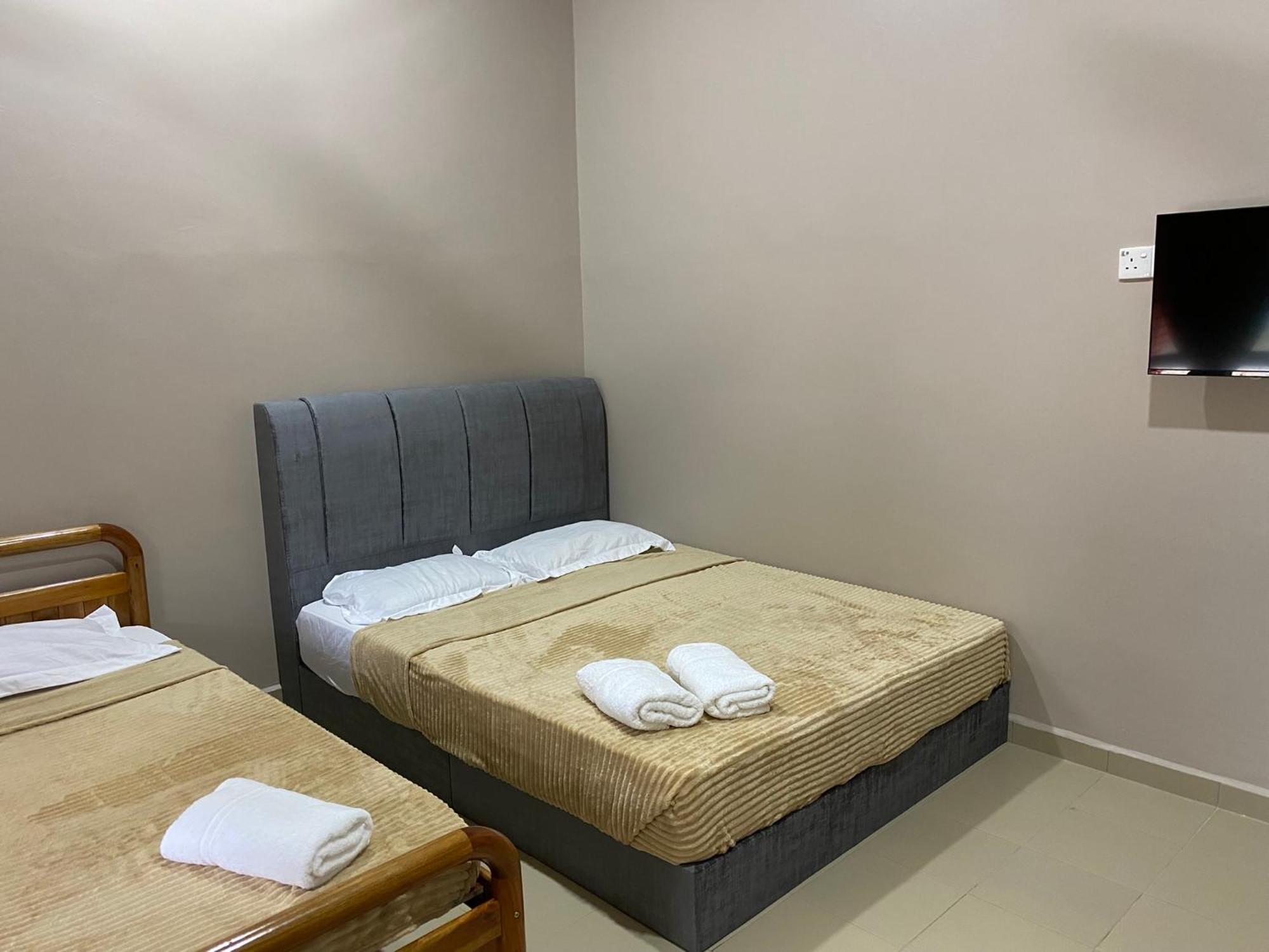 Sasuka Guesthouse Marang Exterior photo