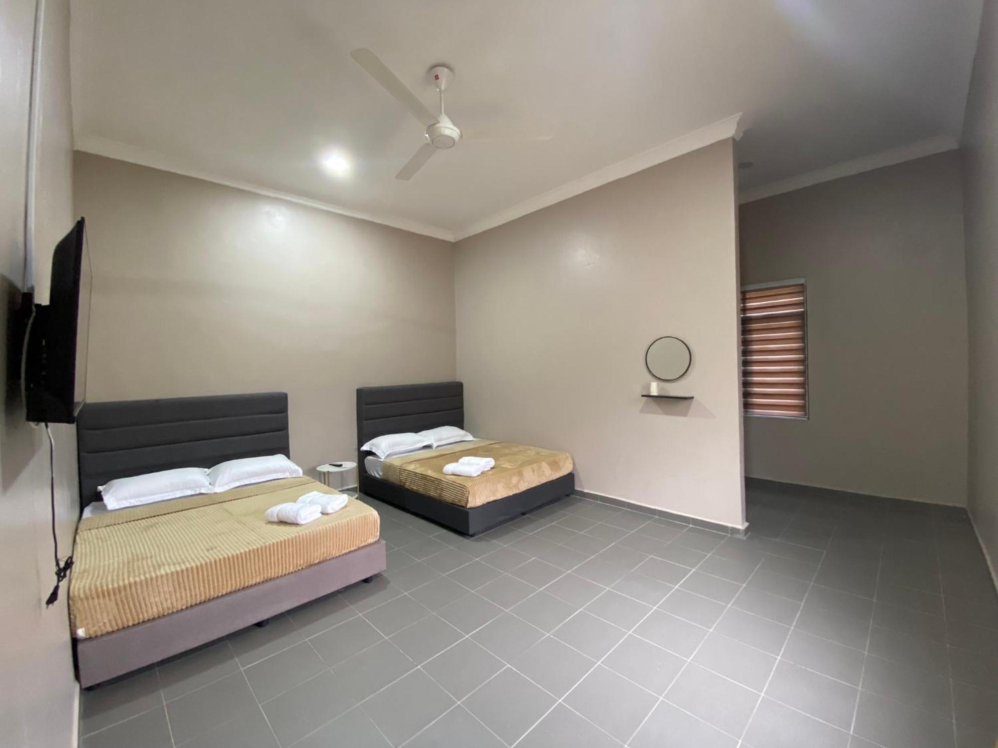 Sasuka Guesthouse Marang Exterior photo